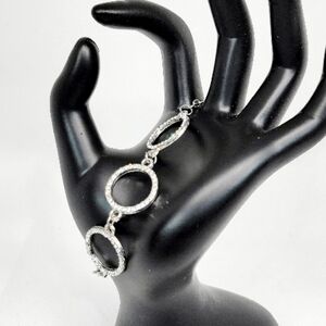 Elegant Silver Tone Circle Link Bracelet